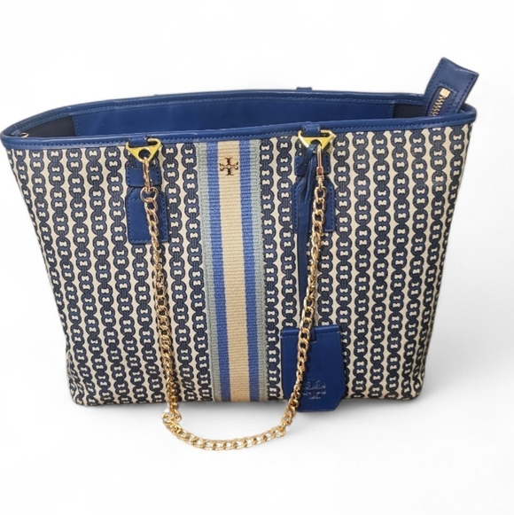 Tory Burch Handbags - Tory Burch Gemini Link With Gold Chain Straps Blue and Cream Patterned Tote